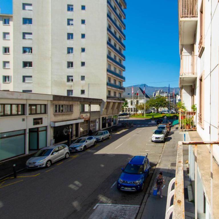 Appartement T3 gare de Chambéry centre ville - Two-Bedroom Apartment - 35