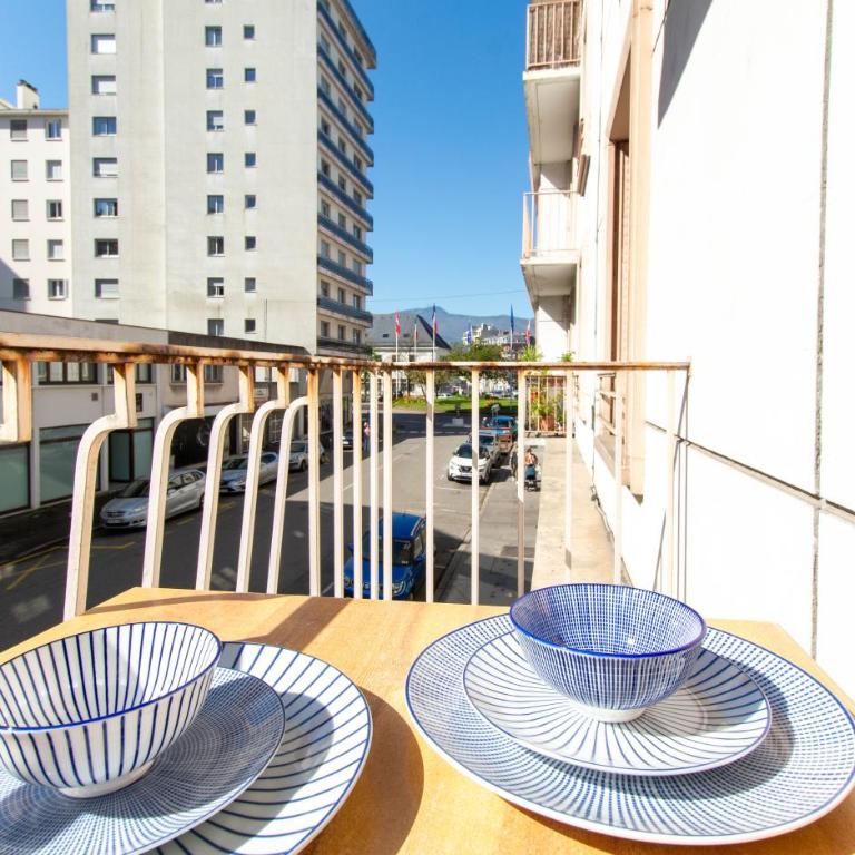 Appartement T3 gare de Chambéry centre ville - Two-Bedroom Apartment - 40