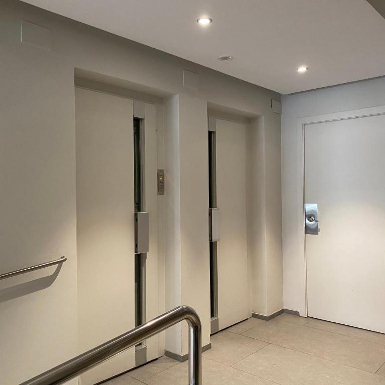 Comfortable apartment, 3 bedrooms with AC Camp Nou - Three-Bedroom Apartment - 20