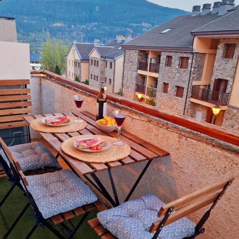 ESQUÍ PIRINEO ARAGONÉS APARTAMENTO EL JUNCARAL Wifi - Two-Bedroom Apartment - 2