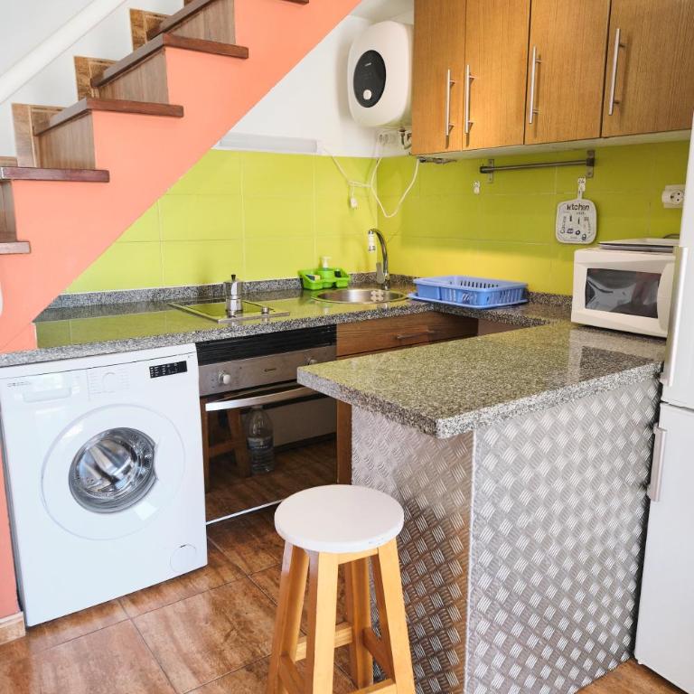 Delightful Bungalow Playmar: Comfort and Convenience in Maspalomas, Steps Away from Shopping Centers and Beaches - Apartamento de 1 dormitorio - 9