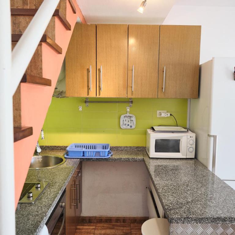 Delightful Bungalow Playmar: Comfort and Convenience in Maspalomas, Steps Away from Shopping Centers and Beaches - Apartamento de 1 dormitorio - 11