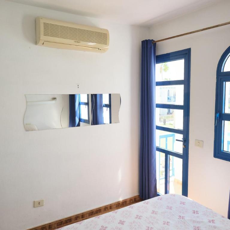 Delightful Bungalow Playmar: Comfort and Convenience in Maspalomas, Steps Away from Shopping Centers and Beaches - Apartamento de 1 dormitorio - 23