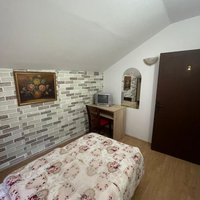 Marko Konak - Classic Triple Room - 7