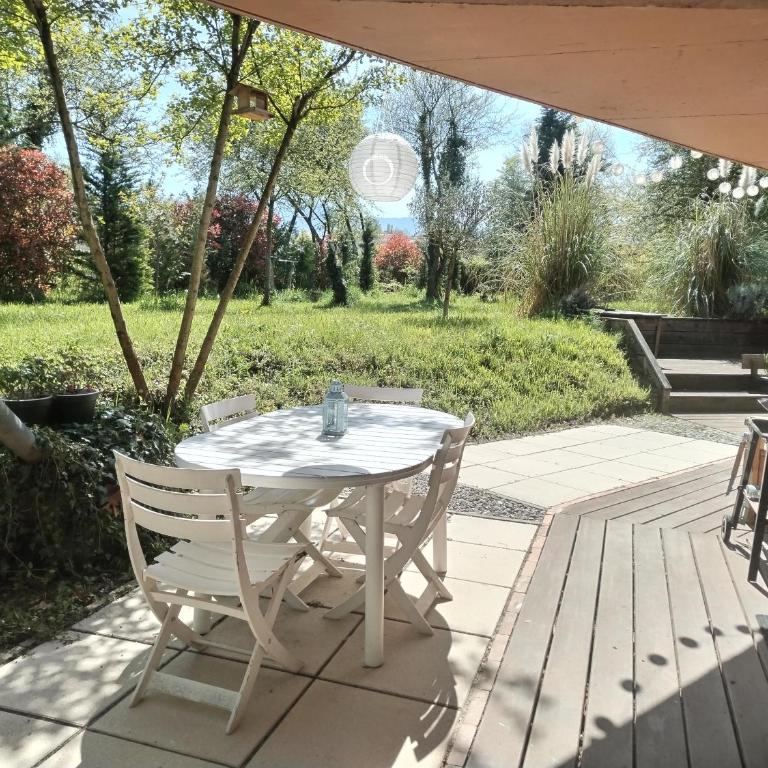 Le Nid du Chat Noir - Gîte La Maison Alvéole - Appartement - Vue sur Jardin - 15