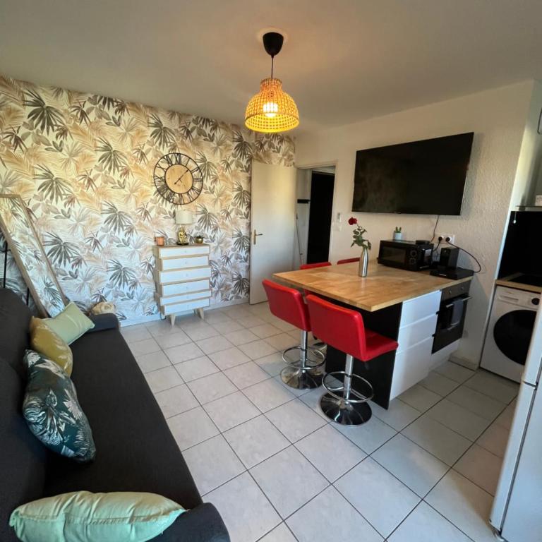 Joli T2/ Tram/ Clim/ Parking/ Wifi/ Piscine - Appartement 1 Chambre - 5