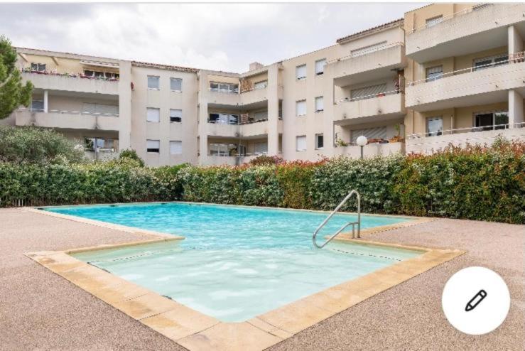 Joli T2/ Tram/ Clim/ Parking/ Wifi/ Piscine - Appartement 1 Chambre - 9