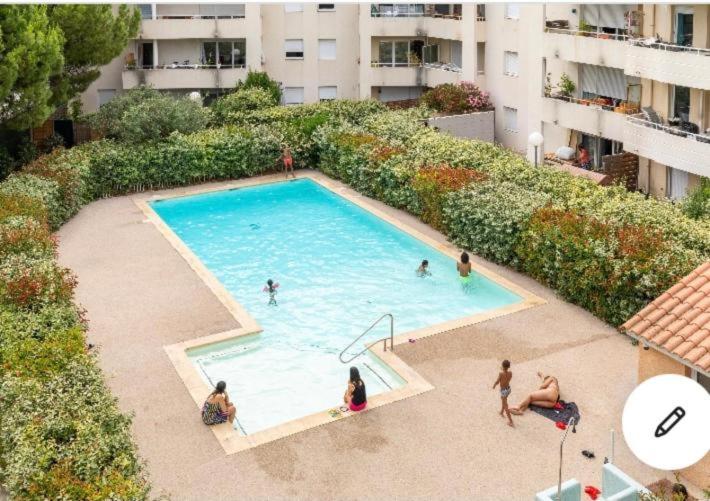 Joli T2/ Tram/ Clim/ Parking/ Wifi/ Piscine - Appartement 1 Chambre - 11