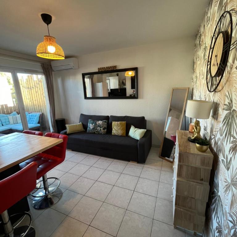 Joli T2/ Tram/ Clim/ Parking/ Wifi/ Piscine - Appartement 1 Chambre - 32