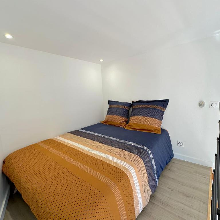 MENTON # MONACO - F1 GP - 4 PERSONS - SEA VIEW - NEW - PARKING - CLIM - PREMIUM - BEACH and SUN - One-Bedroom Apartment with Sea View - 18