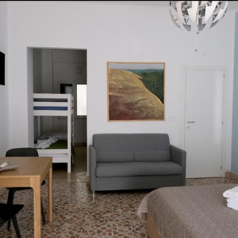 Sole & Luna Guest House - Family Room - 4