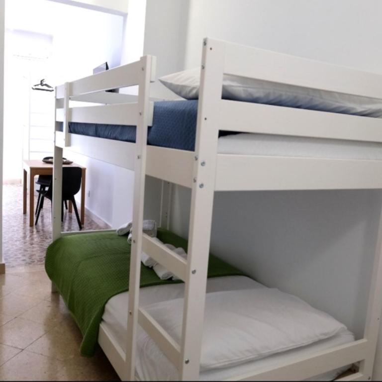 Sole & Luna Guest House - Family Room - 7