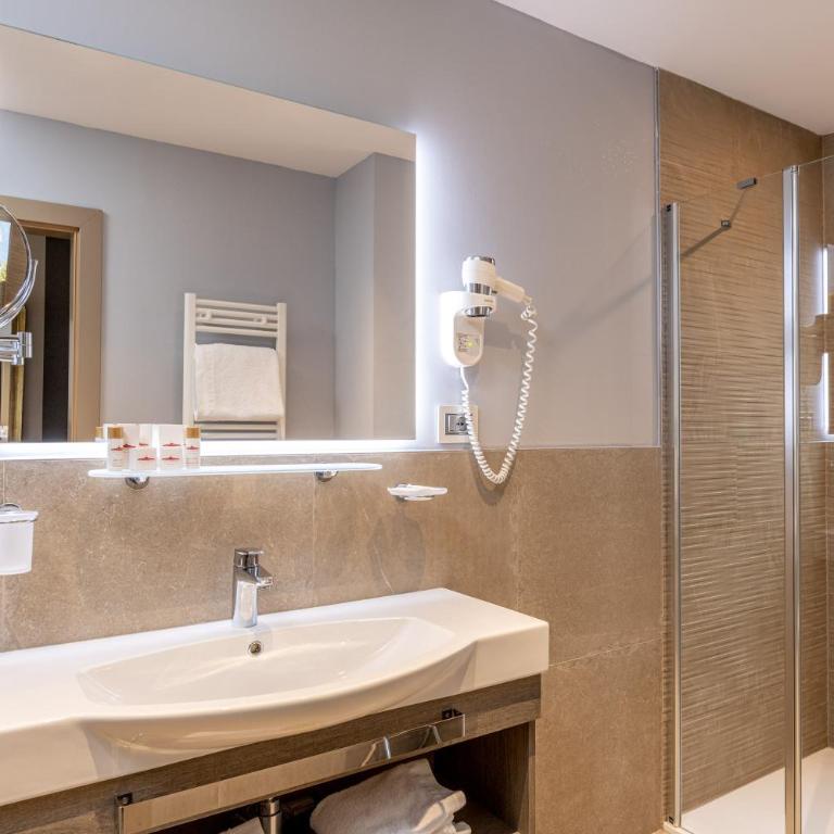 Hotel Villa Madruzzo - Junior Suite con Sauna Privata e Vasca Idromassaggio - 6