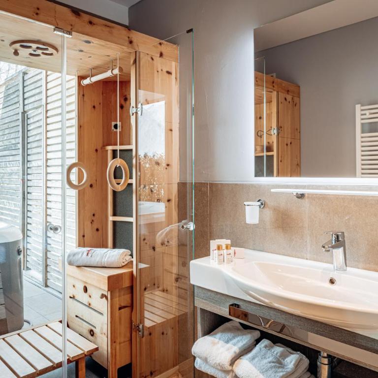 Hotel Villa Madruzzo - Junior Suite con Sauna Privata e Vasca Idromassaggio - 15