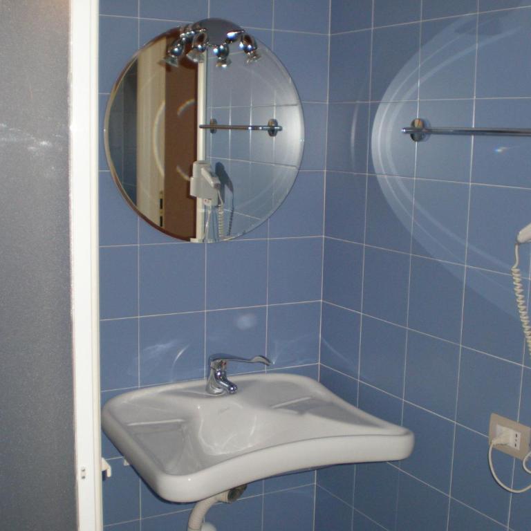 Villa Aretusi - Economy Twin Room - 4