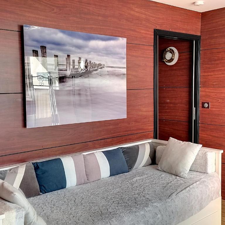 Studio charmant face mer accès plage, balcon, parking - FR-1-652-14 - Apartment - 17