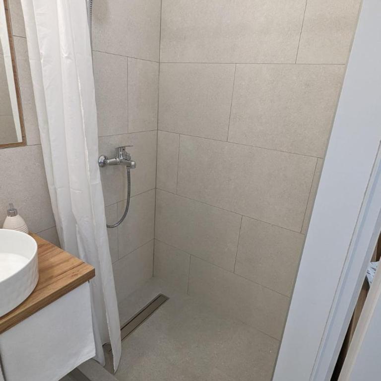 Aurelia Rooms - Single Room - 1