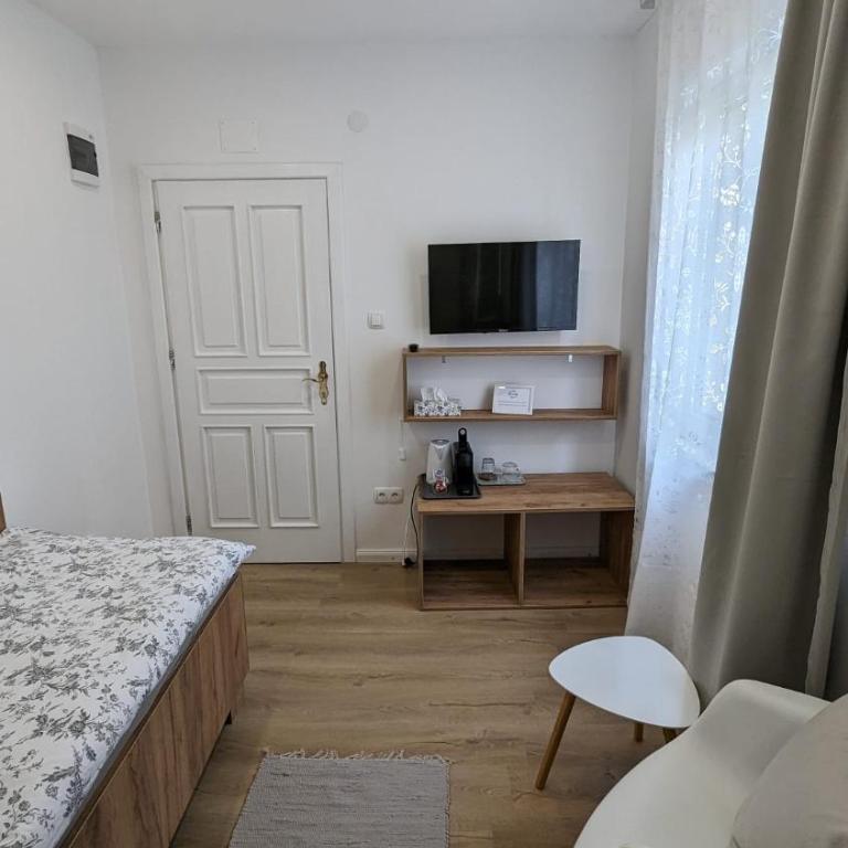 Aurelia Rooms - Single Room - 2