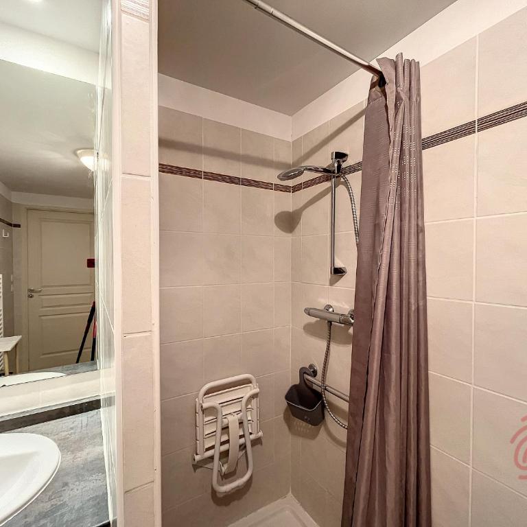 Appartement F2 climatisé à Lamalou-les-Bains, terrasse, proche centre et thermes, animaux acceptés - FR-1-451-167 - Appartamento con 1 Camera da Letto - 11