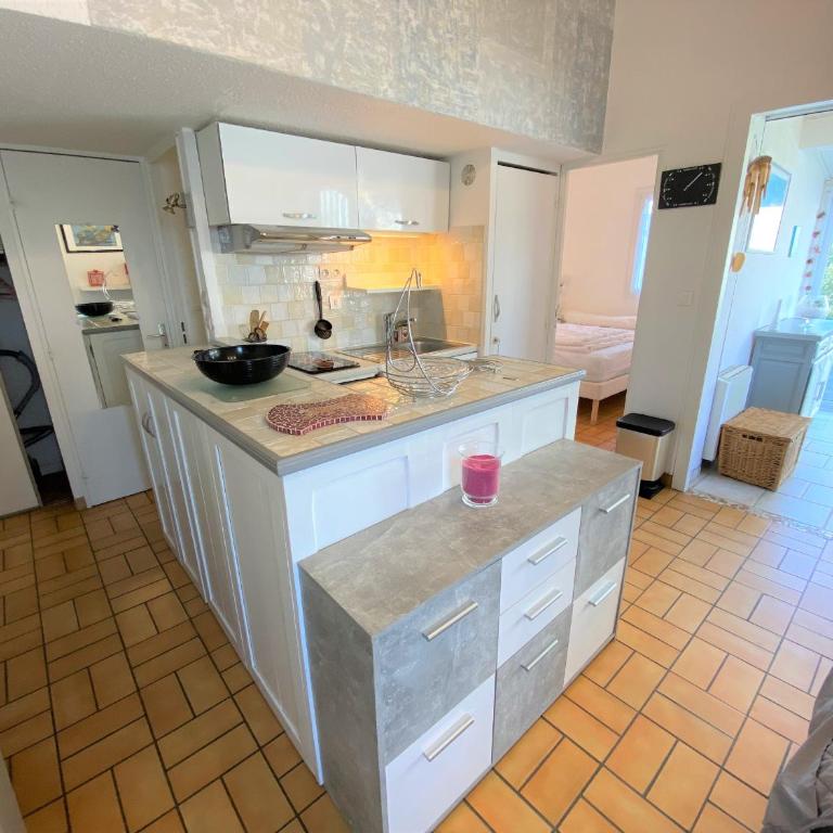 Charmante maisonnette avec jardin, proche plage et commodités, La Tranche sur Mer - FR-1-22-340 - Vacation Home - 6