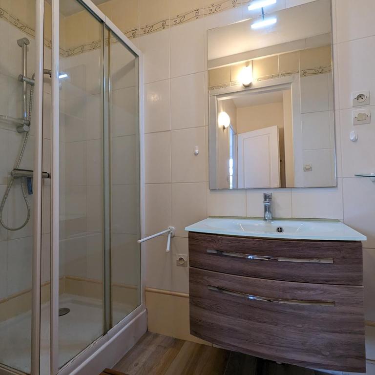 Charmant Studio Cabine avec Grande Terrasse et Proximité Plage à Arcachon - FR-1-420-125 - Appartement - 25