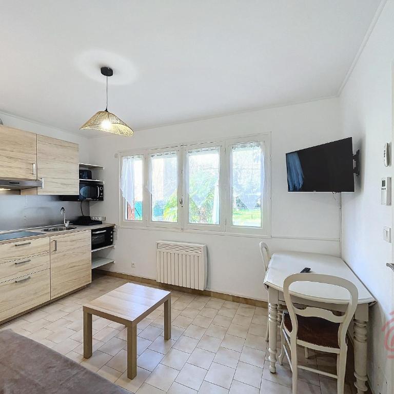 Charmant T2 avec terrasse Sud, parking, WiFi, animaux acceptés - proche thermes et centre Lamalou - FR-1-451-192 - Apartment mit 1 Schlafzimmer - 3