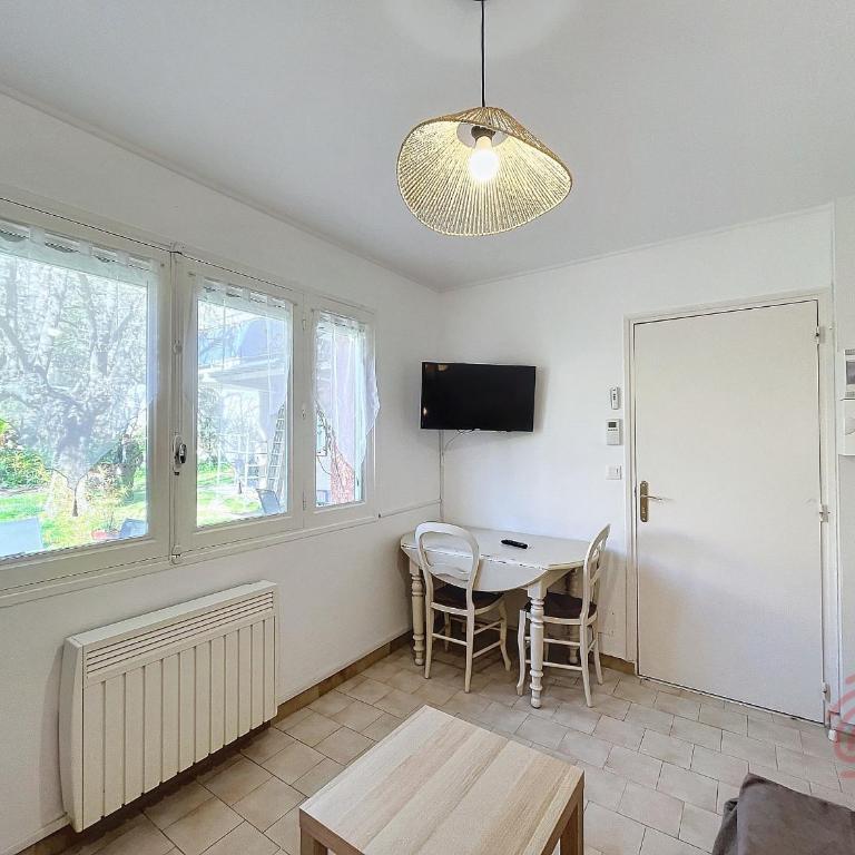 Charmant T2 avec terrasse Sud, parking, WiFi, animaux acceptés - proche thermes et centre Lamalou - FR-1-451-192 - Apartment mit 1 Schlafzimmer - 4
