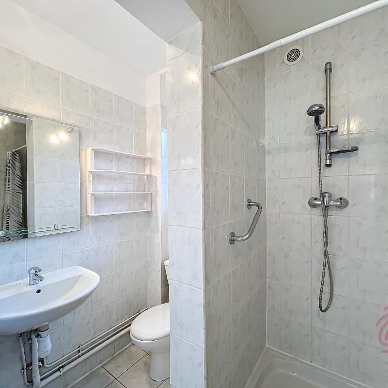 Charmant T2 avec terrasse Sud, parking, WiFi, animaux acceptés - proche thermes et centre Lamalou - FR-1-451-192 - Apartment mit 1 Schlafzimmer - 13