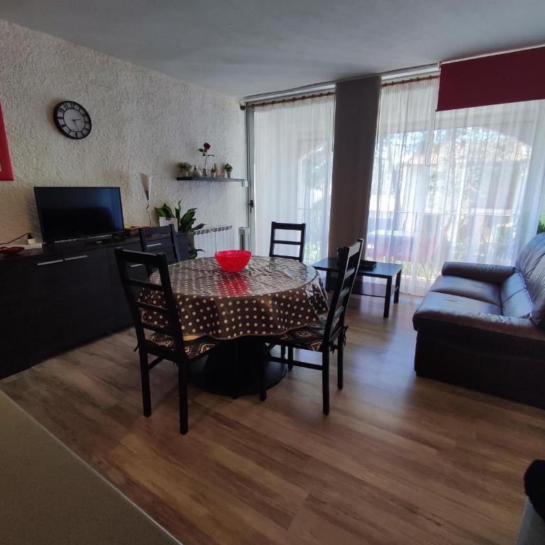 Appartement 2 pièces avec piscine et animaux admis, proche plage - FR-1-776-48 - Appartement - 4