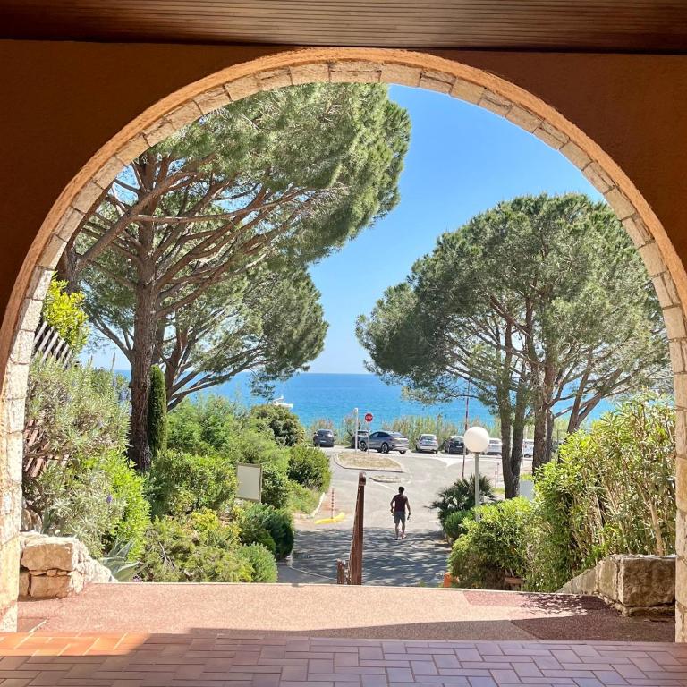 Les Issambres, appt accès direct plage sable, idéal 4 pers, vue mer, Clim - Appartement - Vue sur Mer - 26