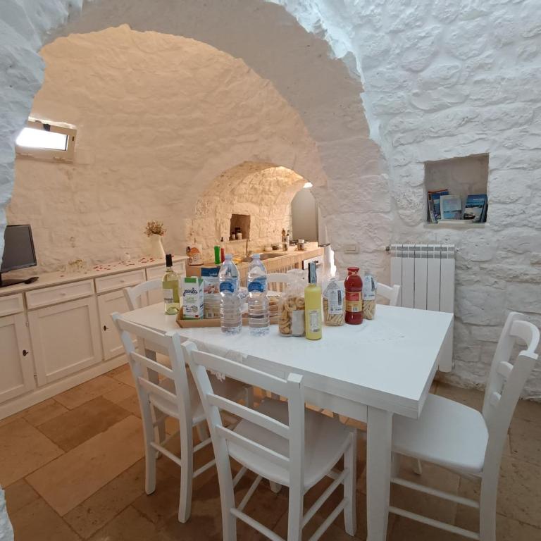 Trullo Bianco Ulivo - Two-Bedroom House - 39
