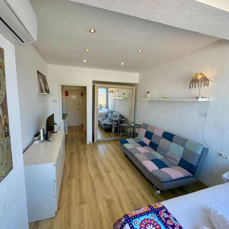 Estudio en el centro de Alicante - Apartamento de 1 dormitorio - 4