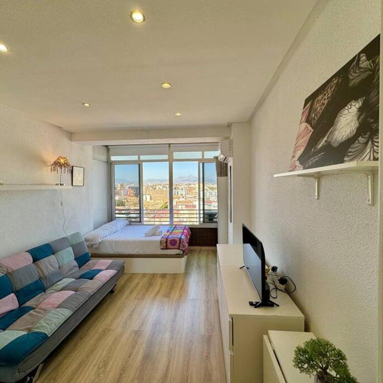 Estudio en el centro de Alicante - Apartamento de 1 dormitorio - 11