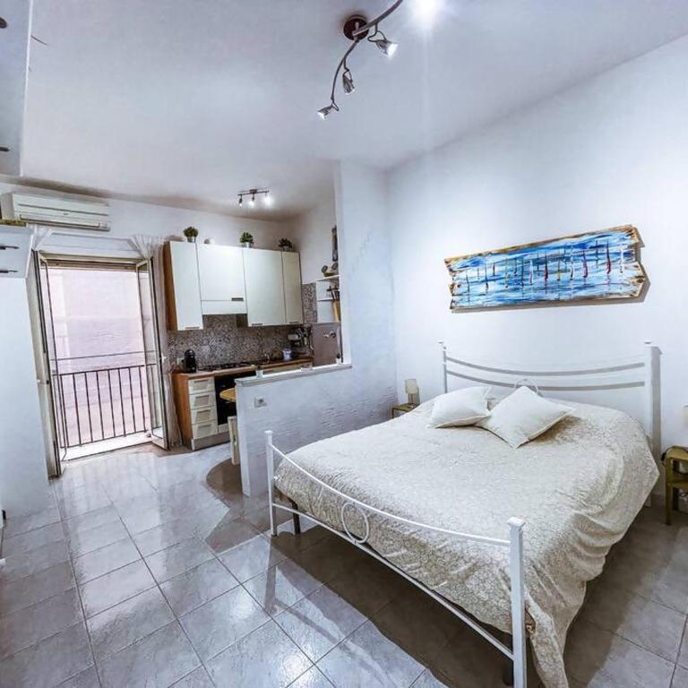 Casa con abbonamento parcheggio sul Lungomare - One-Bedroom Apartment - 2
