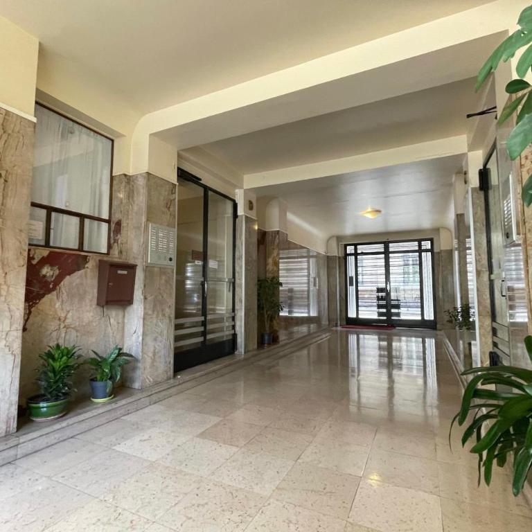 Spacious family nest facing Square des Épinette - Appartement - 10