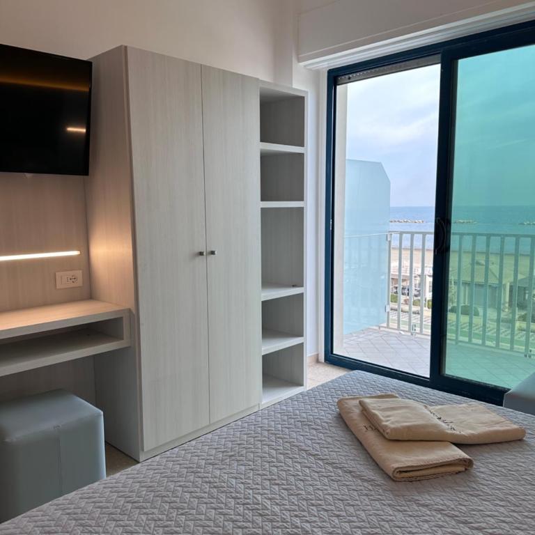 Hotel Royal - Camera Queen con Vista Mare - 4