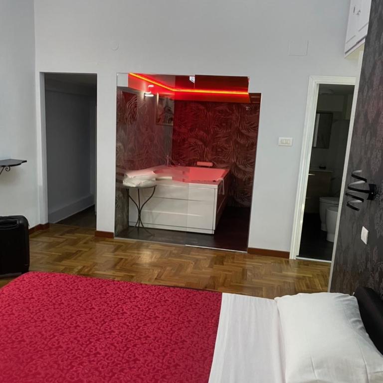 Suite and room - Camera Matrimoniale Superior con Vasca Idromassaggio e Balcone - 5