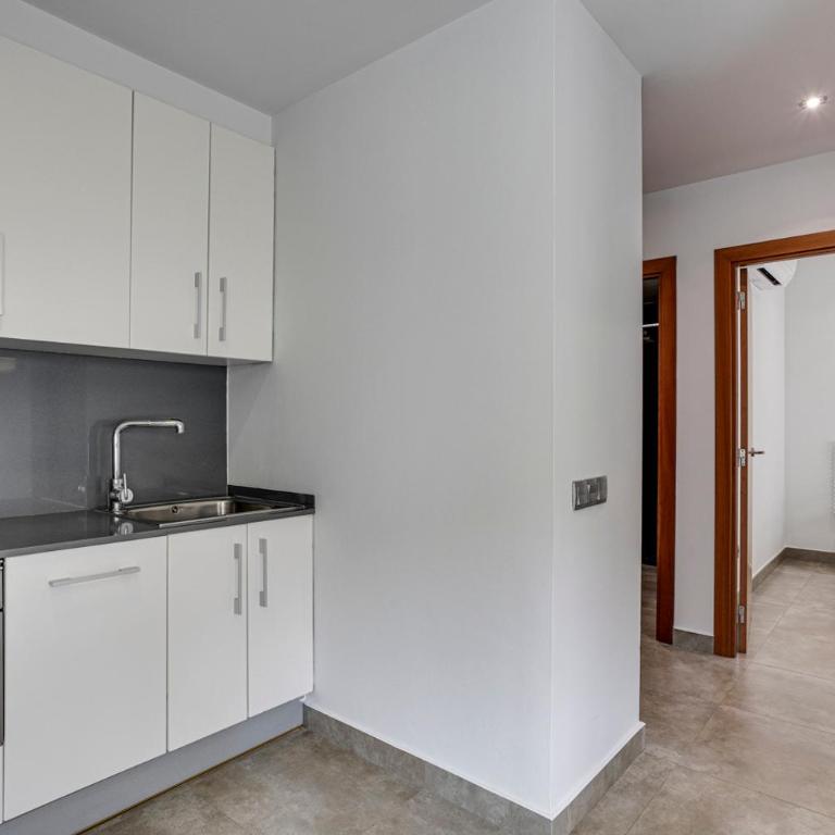 Urban Flats Vallirana - One-Bedroom Apartment - 22