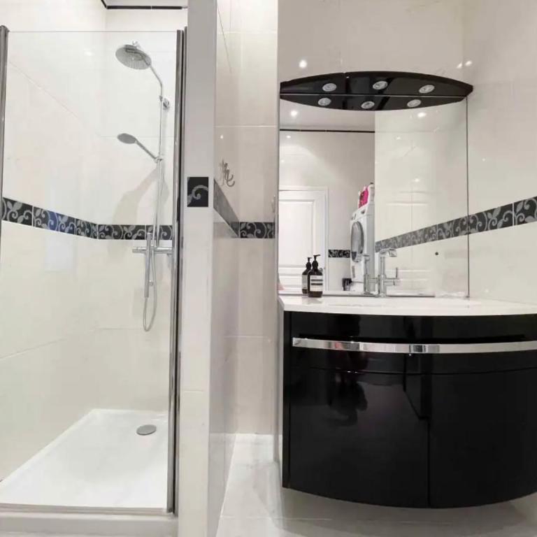Beautifully renovated 3 bedroom apartment in the heart of Cannes - Apartamento de 3 dormitorios - 7