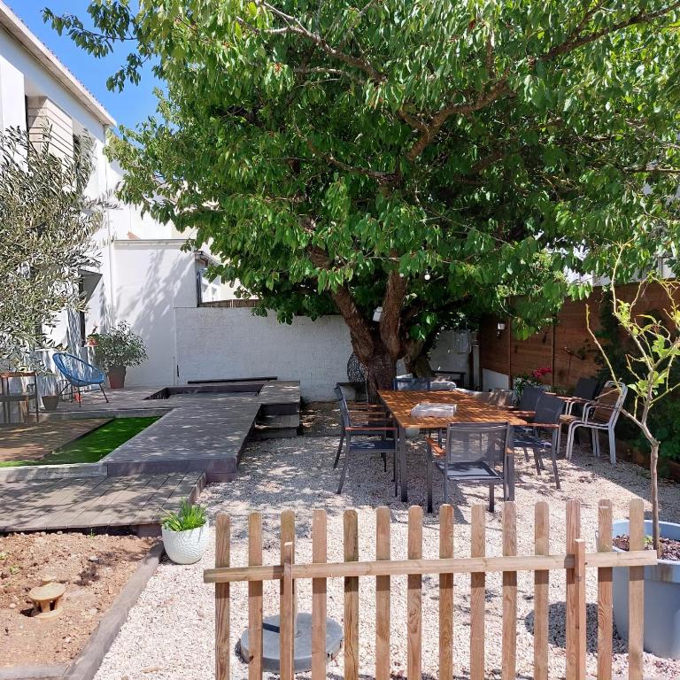 Maison familiale avec jacuzzi et piscine - Maison 4 Chambres - 9