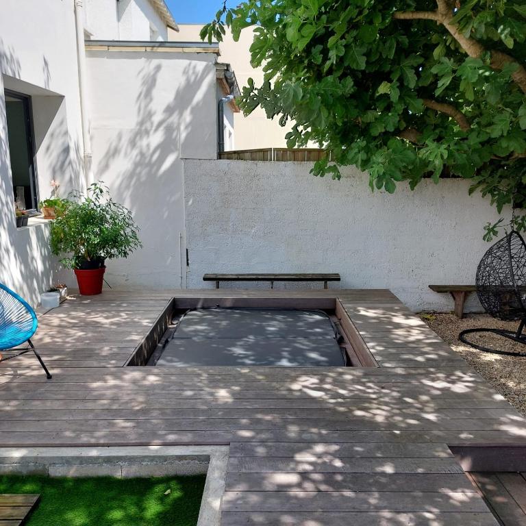 Maison familiale avec jacuzzi et piscine - Maison 4 Chambres - 14