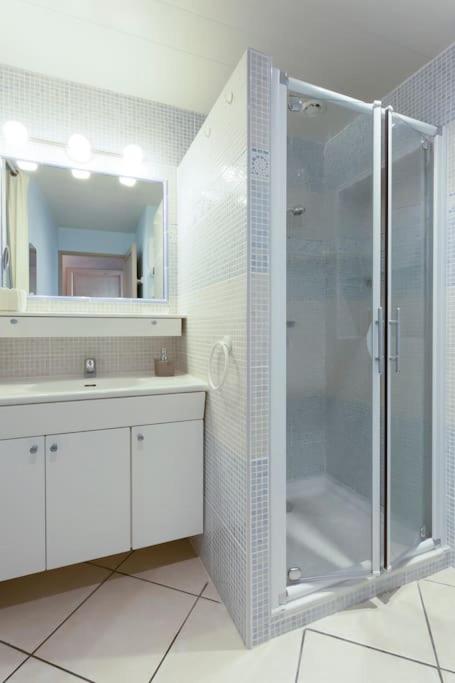 Chez Catherine - Superbe appartement convivial situé en bord de mer - Two-Bedroom Apartment - 20