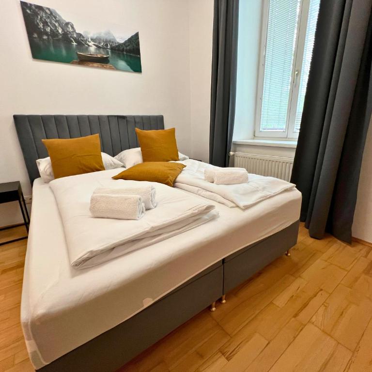 Leoben City Apartments - Premium Apartments 24 7 - Camera Doppia con Letti Singoli con Vista Giardino - 1