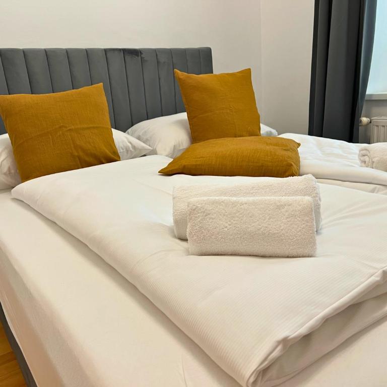 Leoben City Apartments - Premium Apartments 24 7 - Camera Doppia con Letti Singoli con Vista Giardino - 2