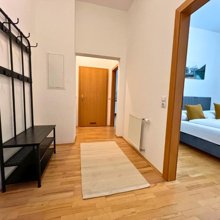 Leoben City Apartments - Premium Apartments 24 7 - Camera Doppia con Letti Singoli con Vista Giardino - 9