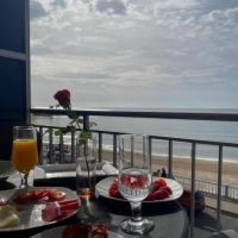Beachfront Apartment with Sea View & Balcony PMT16 - Apartamento de 3 dormitorios - 1