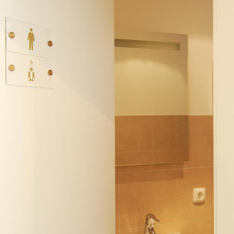 Hotel Blauer Bock - Economy Einzelzimmer mit Gemeinschaftsbad und -WC - 1