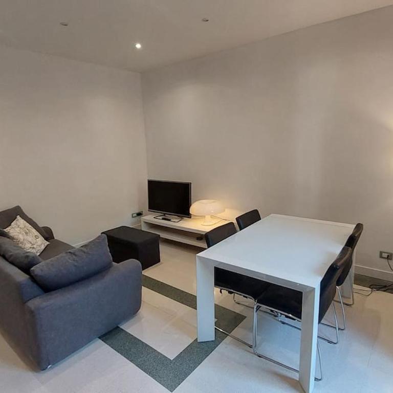 A due passi dal centro - Appartamento con 1 Camera da Letto - 19