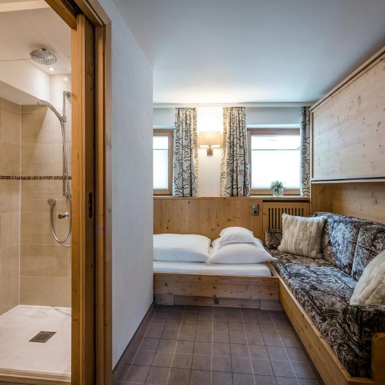 Hotel Auenhof - Familienzimmer mit Bergblick - 3