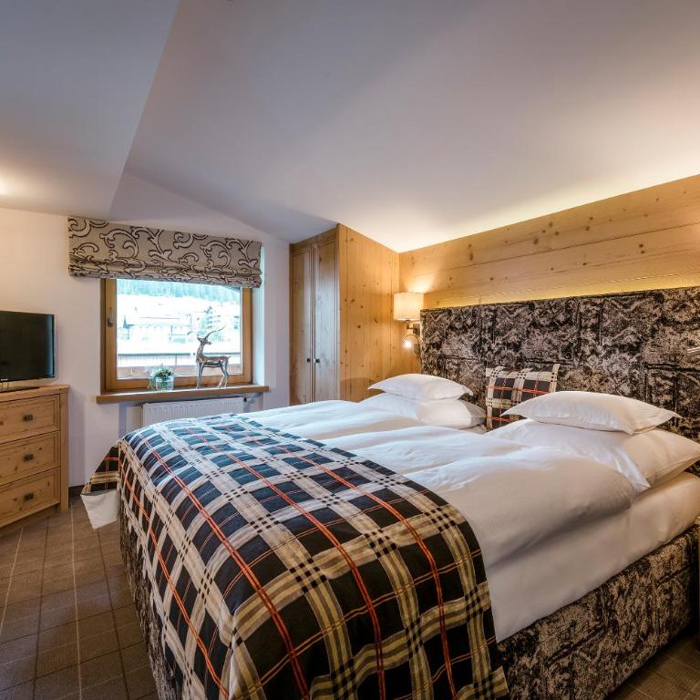 Hotel Auenhof - Familienzimmer mit Bergblick - 4